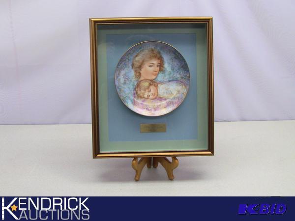 lot 34 image: Edna Hibel Shadowboxed Mothers Day Collectors Plate