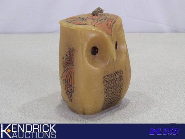 lot 37 image: Extremely Rare Unused Vintage Hallmark Owl Candle