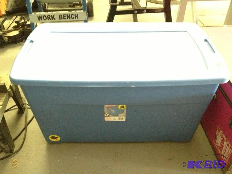lot 11 image: 45 Gallon Tote