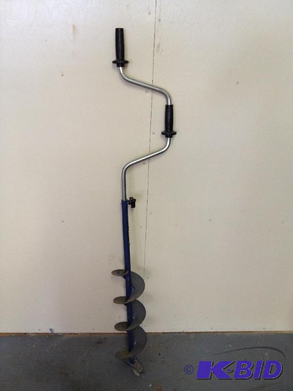lot 17 image: POLAR Ice Auger