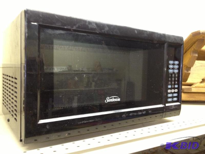 lot 24 image: Sumbeam 900 Watt Microwave