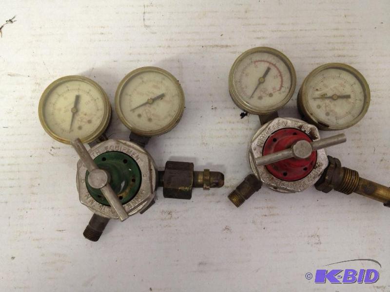 lot 41 image: Smith Equipment Oxy  Acetylene Gauges  Regulators