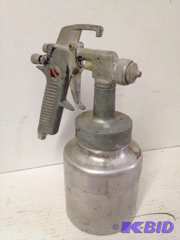 lot 55 image: Automotive Paint Spray Gun