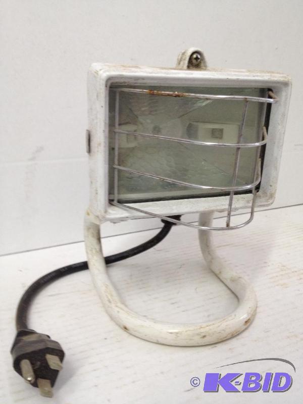 lot 56 image: Small Halogen Work Light