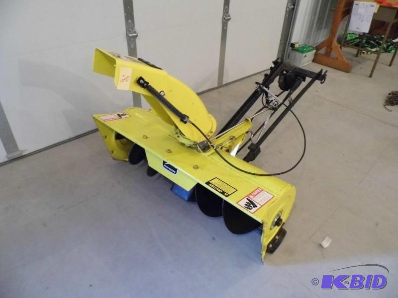 lot 20 image: John Deere 42 Snow Thrower