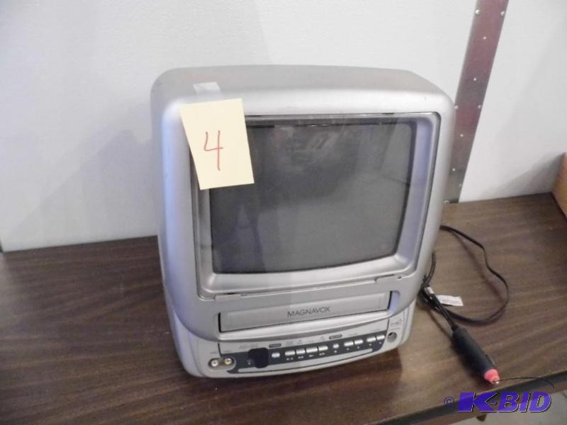 lot 4 image: DC Magnavox 13 TV with VCR