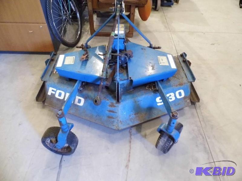 lot 59 image: Ford 930 PTO Mower