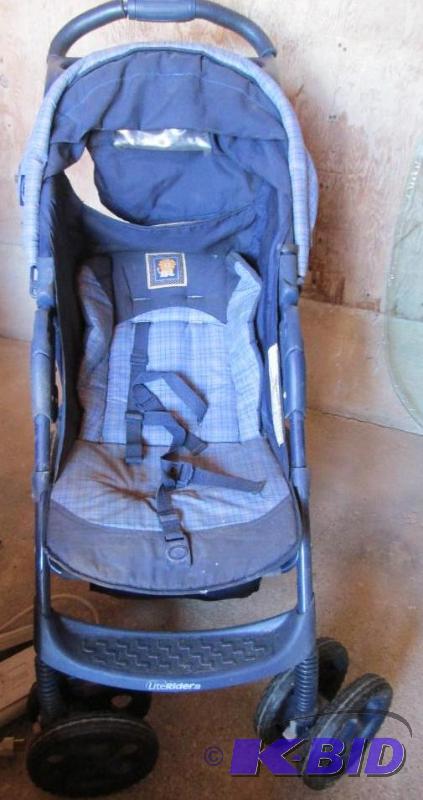 lot 115 image: Graco single stroller with cup hold...