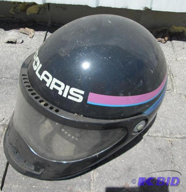 lot 40 image: Polaris Indy helmet...