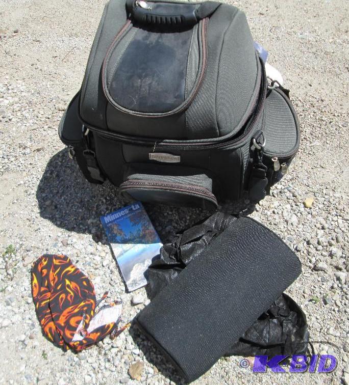 lot 66 image: Nylon saddle bag, very nice conditi...