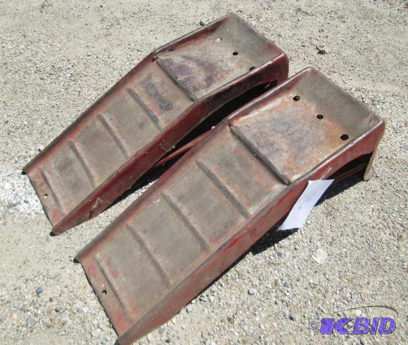 lot 67 image: Pair of car ramps...