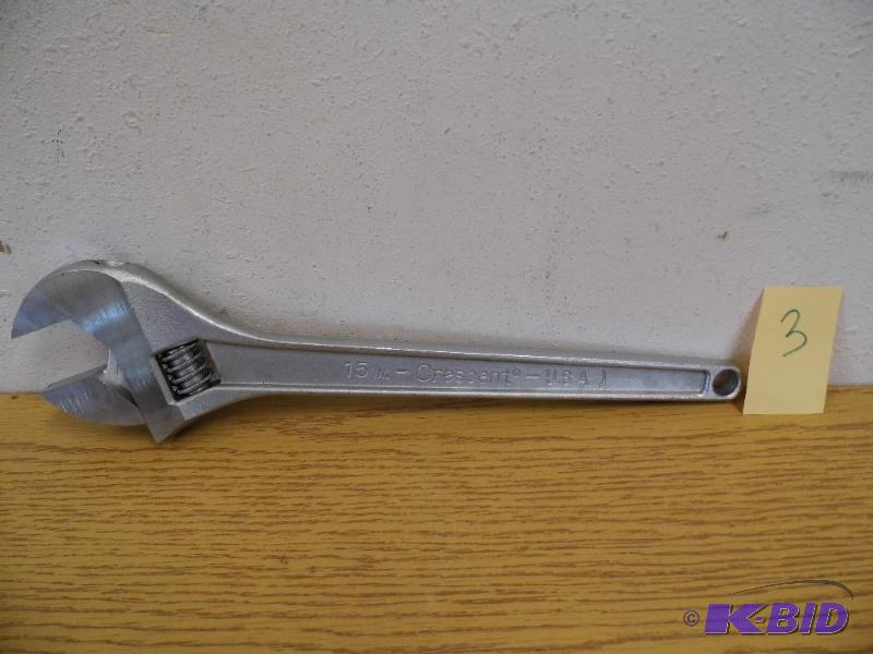 lot 3 image: 15 Cresent Wrench