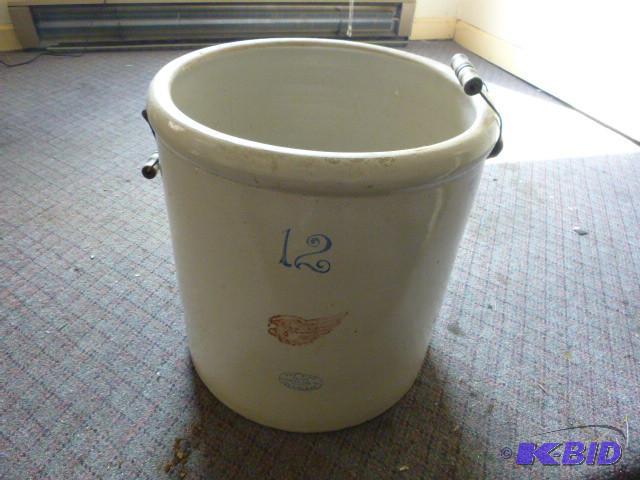 Red Wing 12 Crock Nice condition....