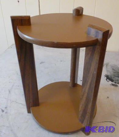 Statute StandTable 16&quot...