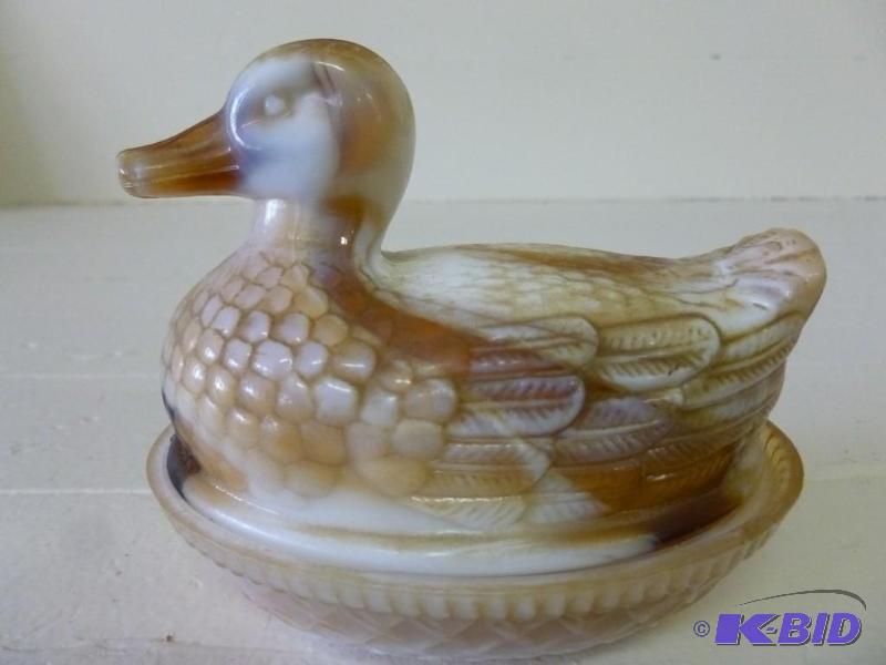 lot 100 image: Beautiful glass hen duck on nest th...