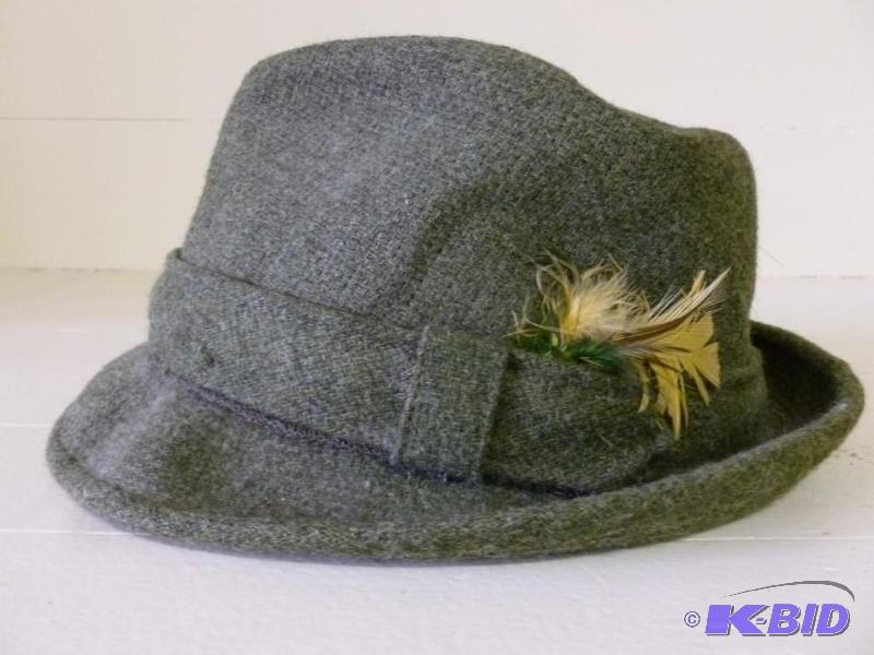 lot 107 image: Vintage Dobbs mens hat size 7 18....