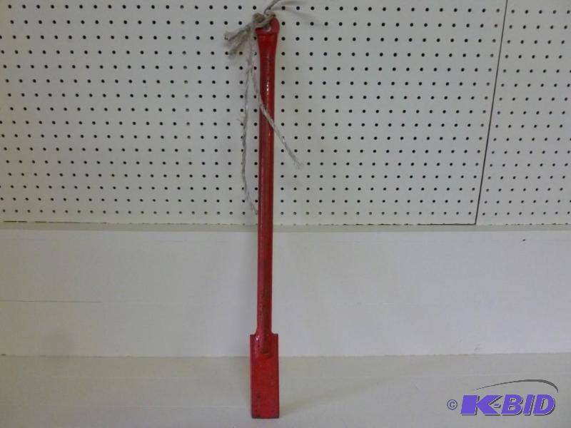 lot 111 image: Heavy duty steel ice chisel that me...