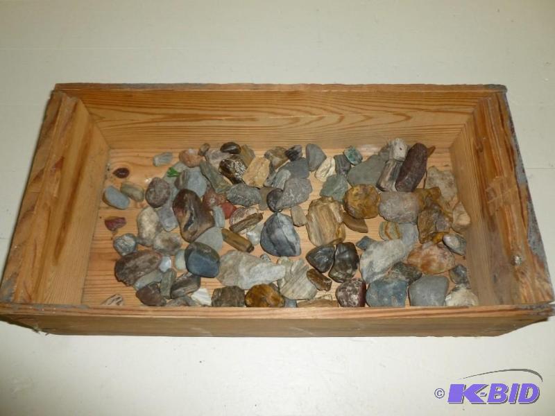 lot 113 image: Large lot of collector rocks and pe...