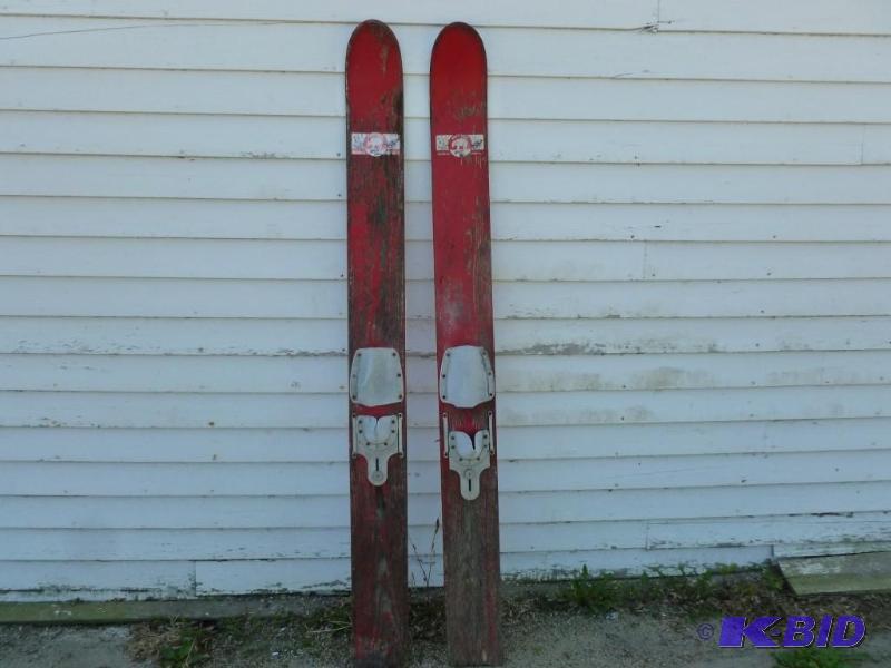 lot 12 image: A pair of vintage White Bear Brand ...