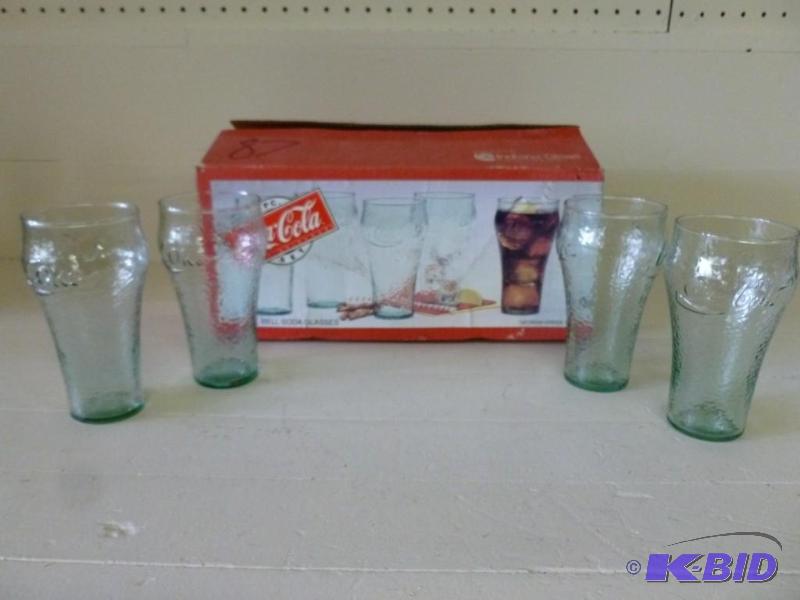 lot 122 image: Indiana Glass Coca-Cola 8 pc. 16 oz...