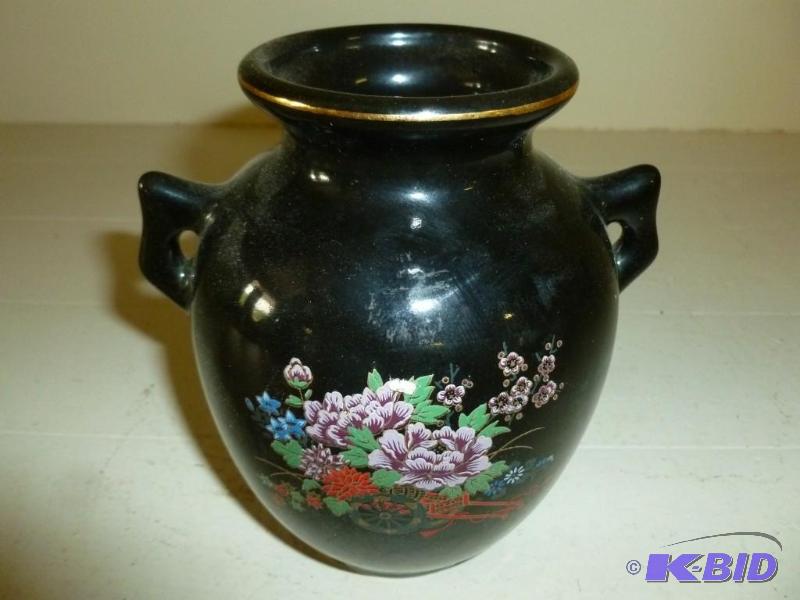 lot 127 image: Beautiful hand painted double handl...