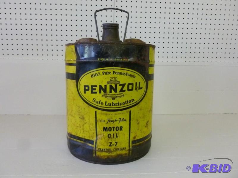 lot 13 image: Vintage Pennzoil Company five gallo...