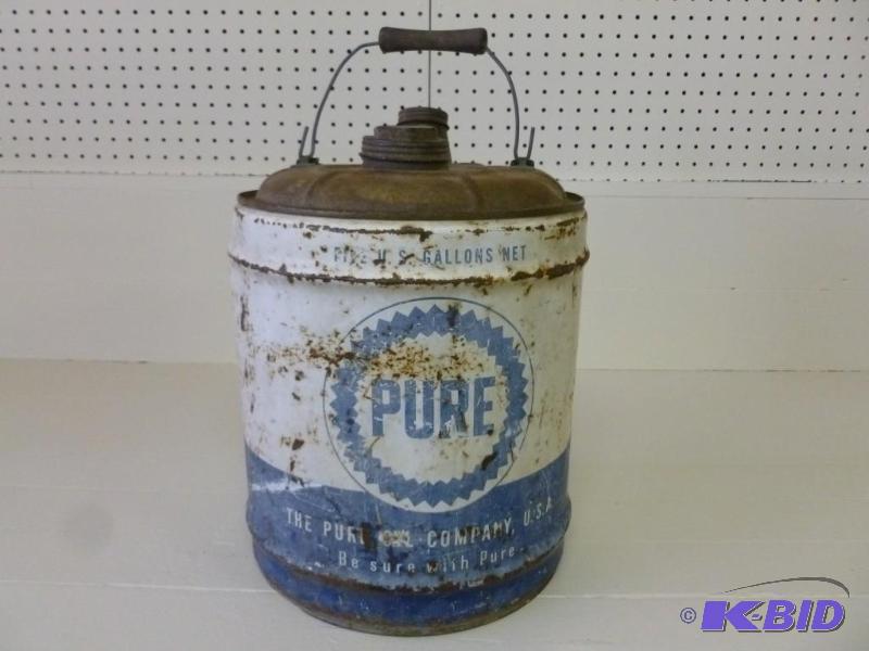 lot 14 image: Vintage Pure Oil Company five gallo...