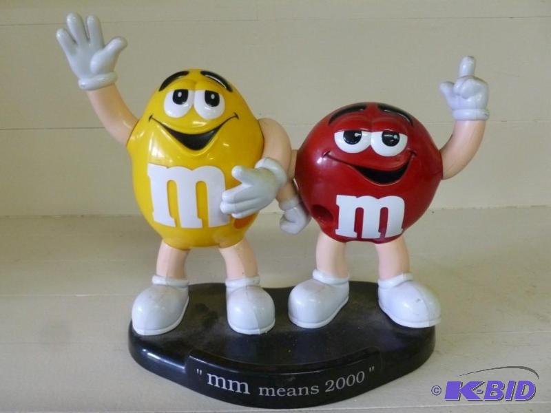 lot 146 image: Collectible M&ampM means 2000 cand...