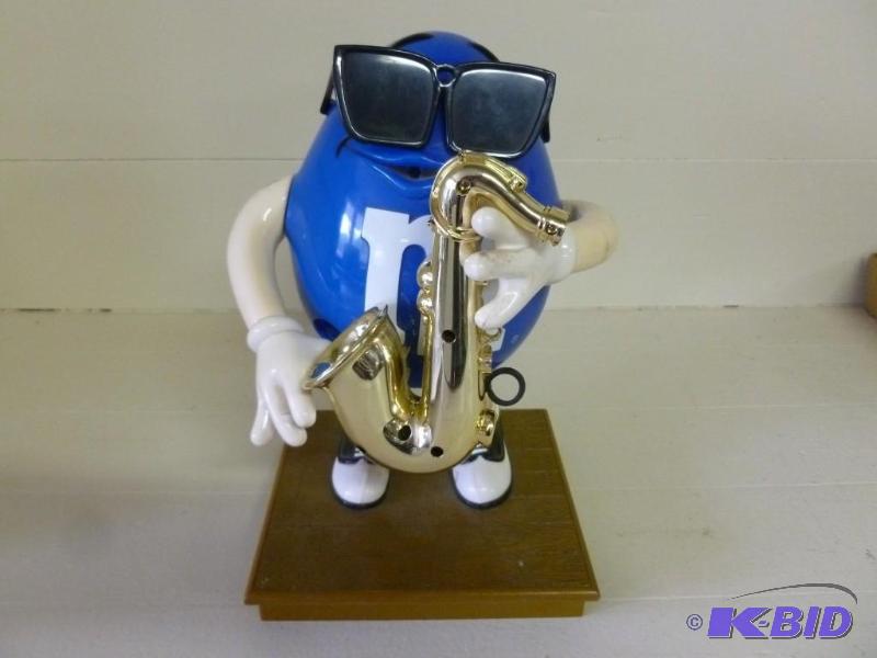 lot 148 image: Collectible Saxophone Playing M&...