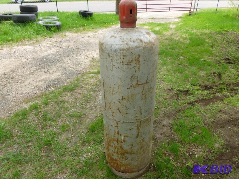 lot 155 image: Large 100 lbs propane cylinder with...