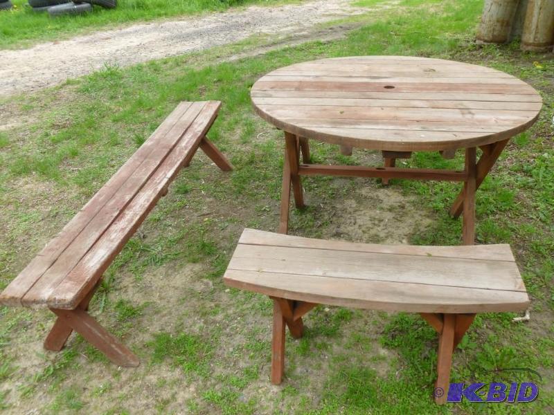 lot 166 image: Redwood four piece patio set that i...