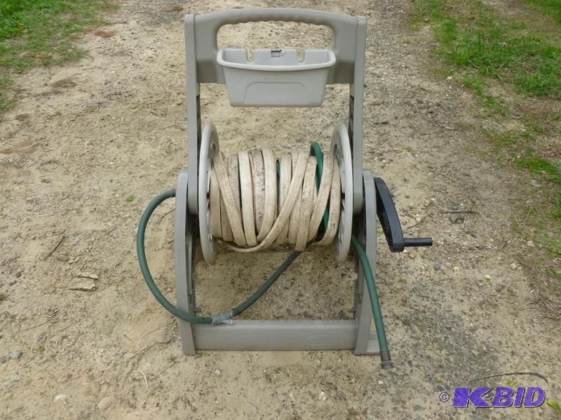lot 171 image: Large Suncast portable hose mobile,...