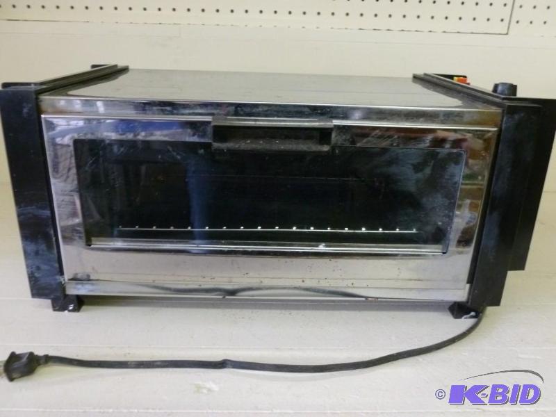 lot 247 image: Toastmaster Deluxe continuous clean...