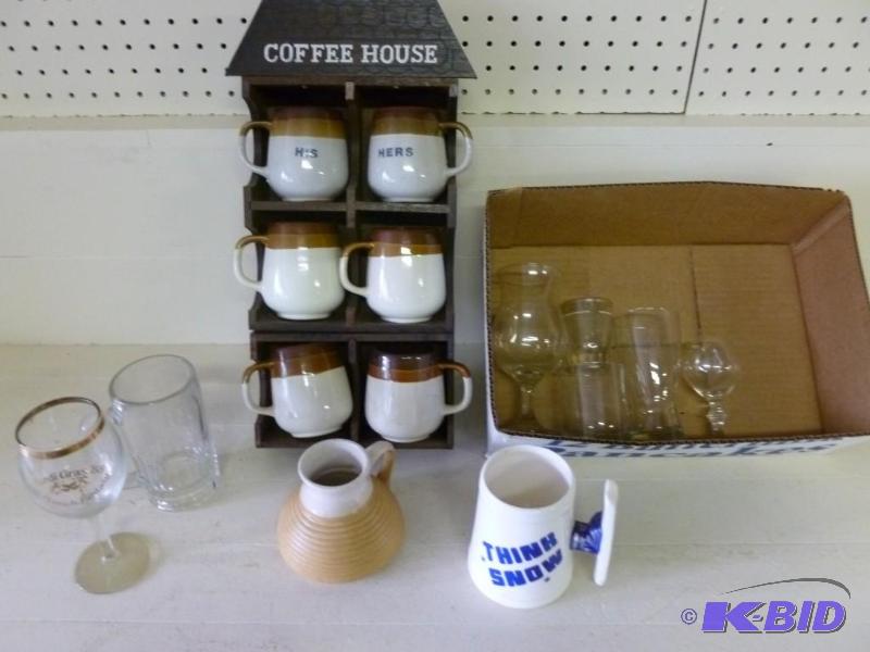 lot 253 image: Large kitchen lot that consists of ...