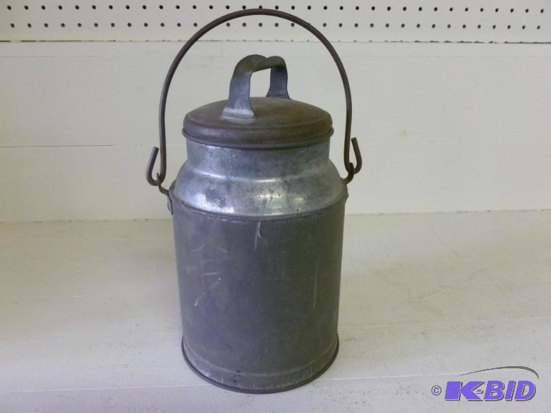 lot 257 image: Vintage galvanized steel decorative...