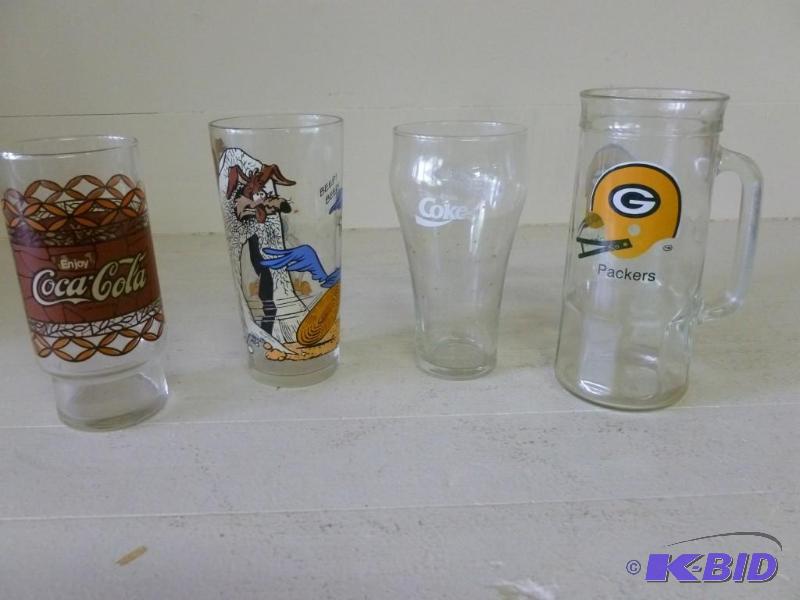 lot 268 image: Lot of four collector glasses that ...