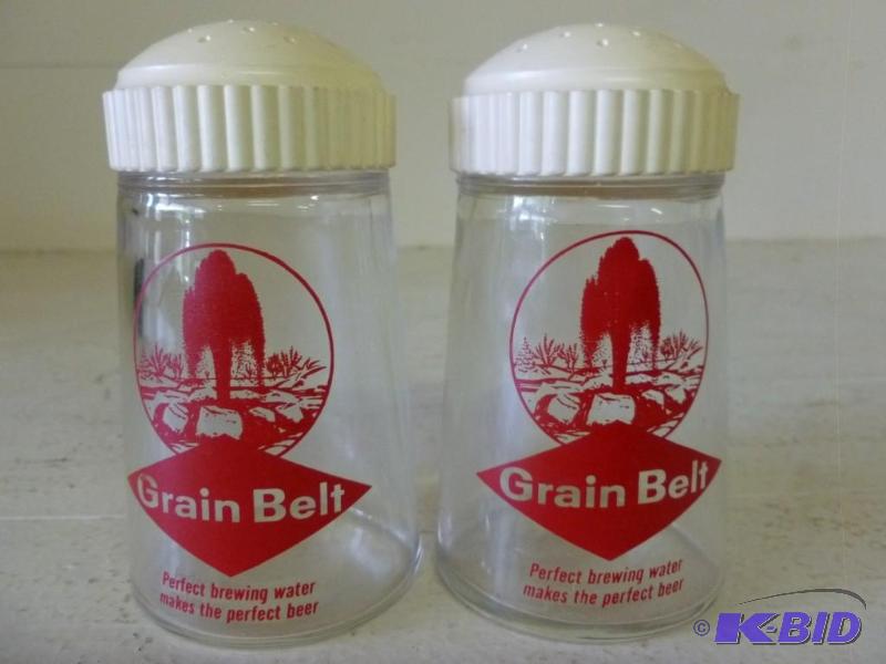 lot 319 image: Vintage Grain Belt glass salt and p...