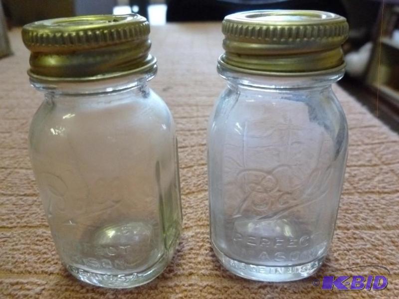 lot 321 image: Ball glass salt and pepper shaker s...
