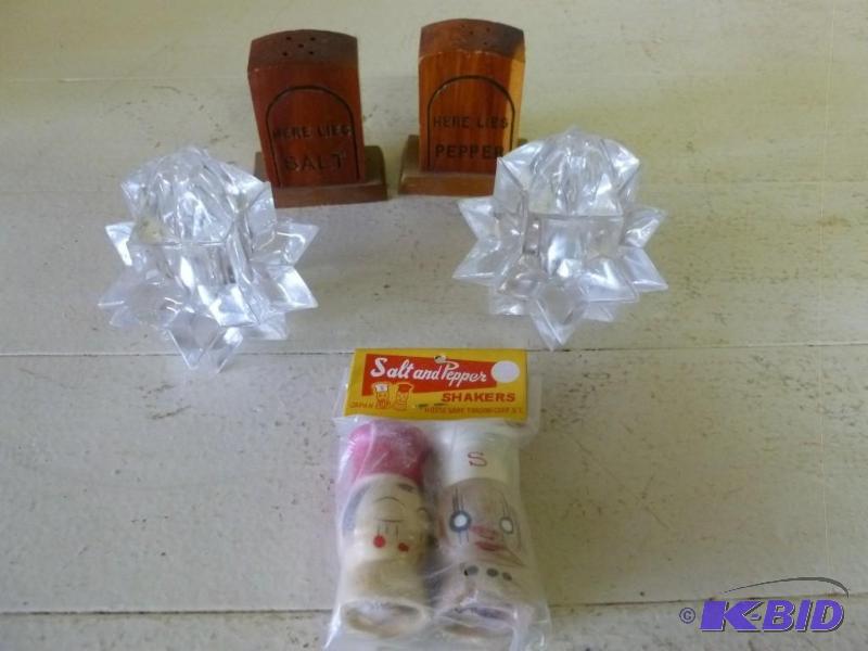lot 324 image: Lot of three salt and pepper shaker...