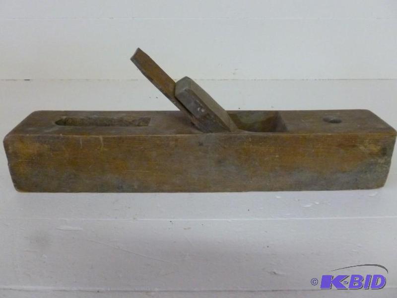 lot 33 image: Large Antique Sandusky Tool Co. woo...
