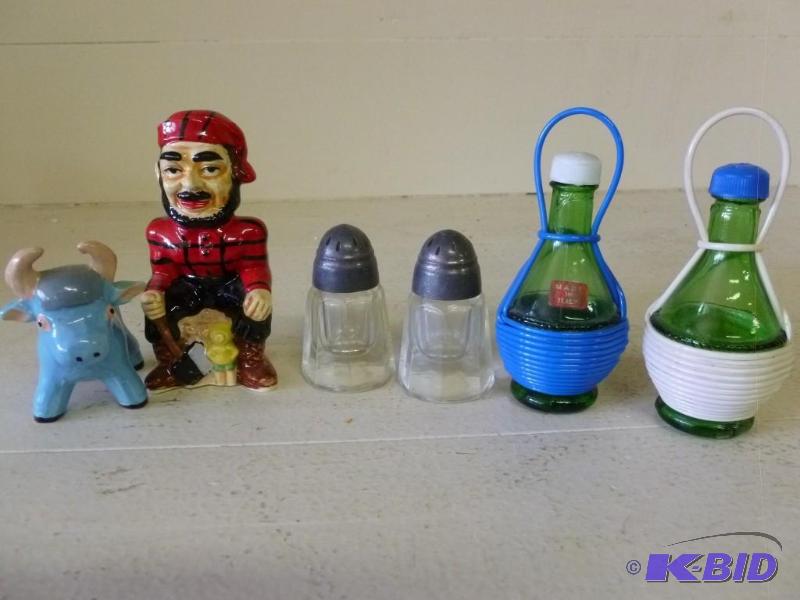 lot 332 image: Lot of three salt and pepper shaker...