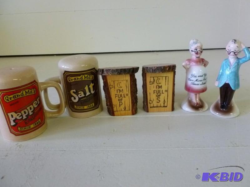 lot 339 image: Lot of three salt and pepper shaker...