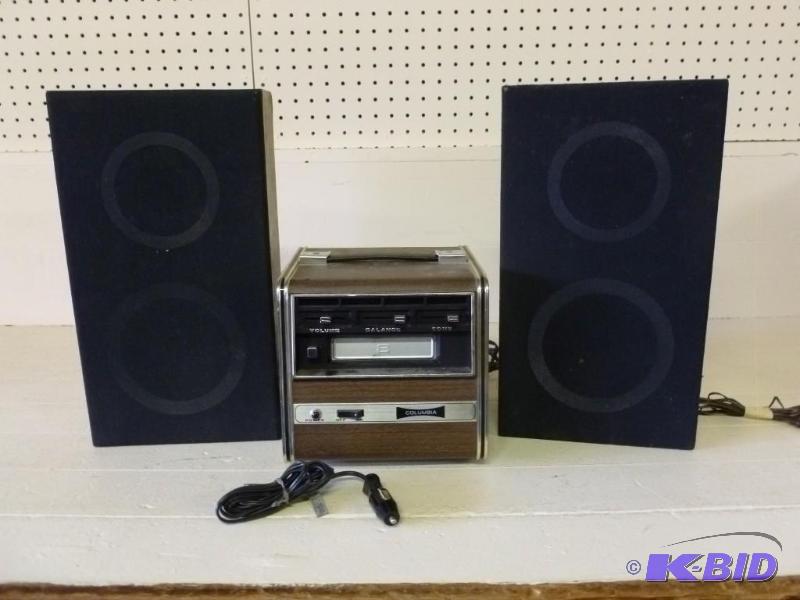 lot 358 image: Vintage Columbia 8-track player wit...