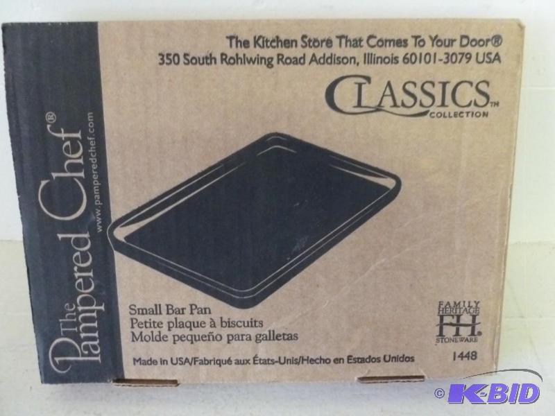 lot 392 image: Pampered Chef small bar pan, brand ...