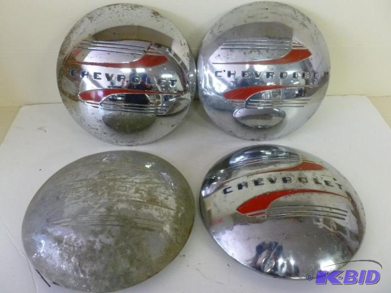 lot 40 image: Lot of four vintage Chevrolet chrom...