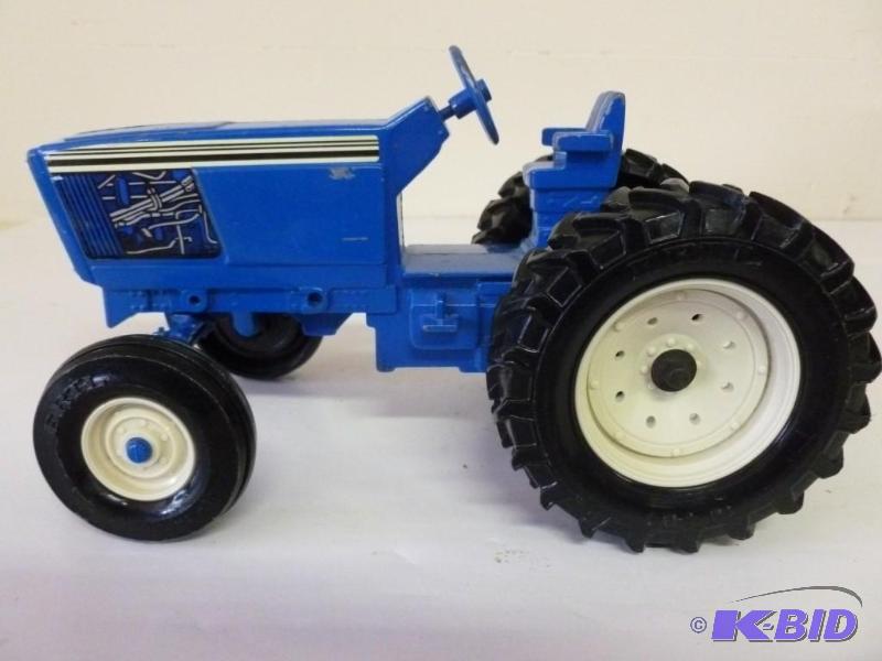 lot 59 image: Ertl&nbspdie cast metal tractor th...