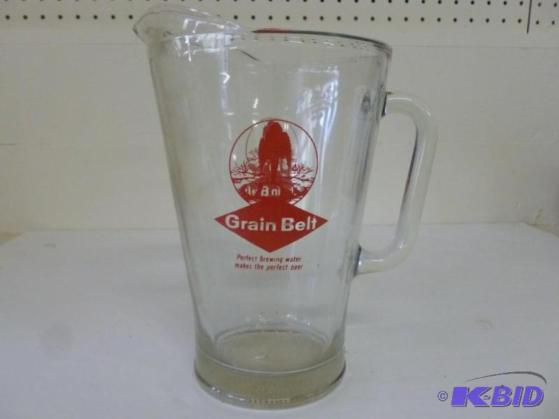lot 65 image: Vintage Grain Belt painted glass be...