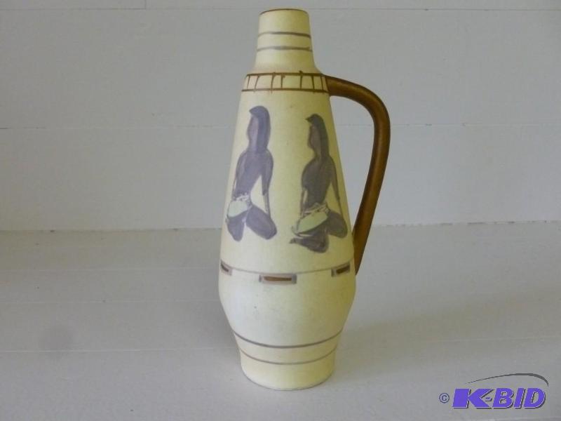 lot 76 image: Beautiful hand painted single handl...