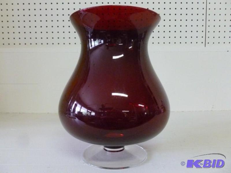lot 92 image: Large Partylite&nbspruby red flash...