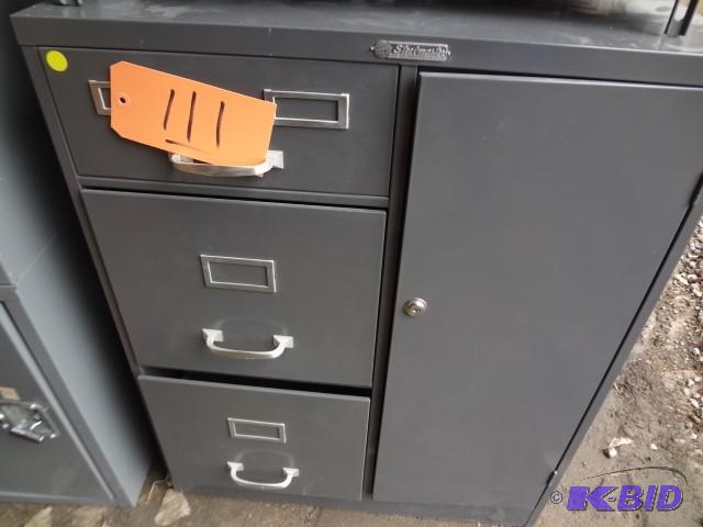 lot 111 image: Steelmart Cabinet...